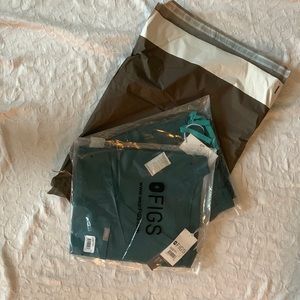 Figs scrubs set